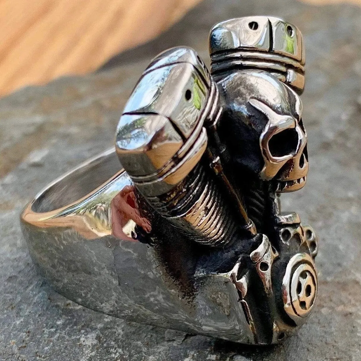 Bone Crusher - V Twin & Skull - R17