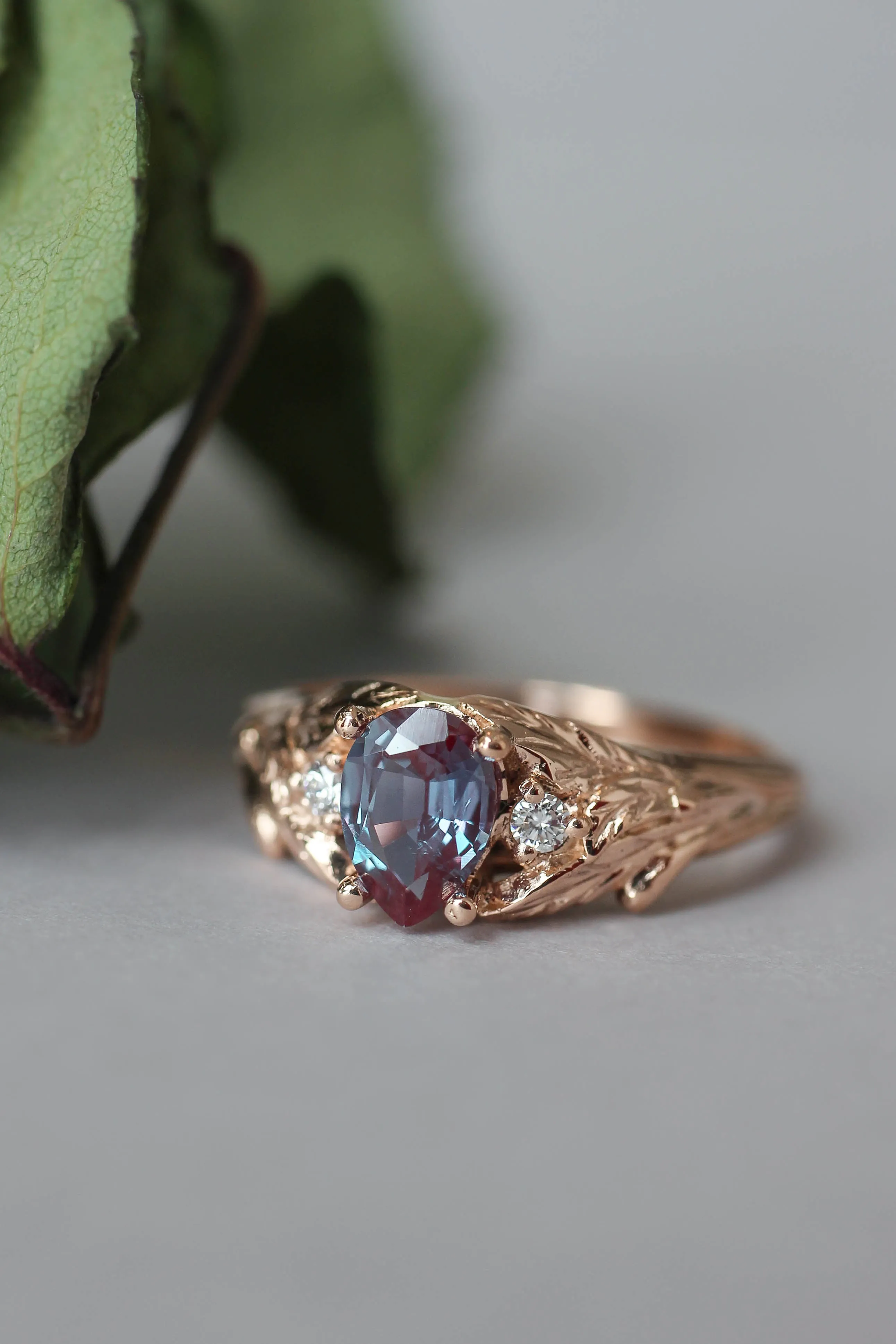 Bridal ring set with alexandrite and diamonds / Wisteria