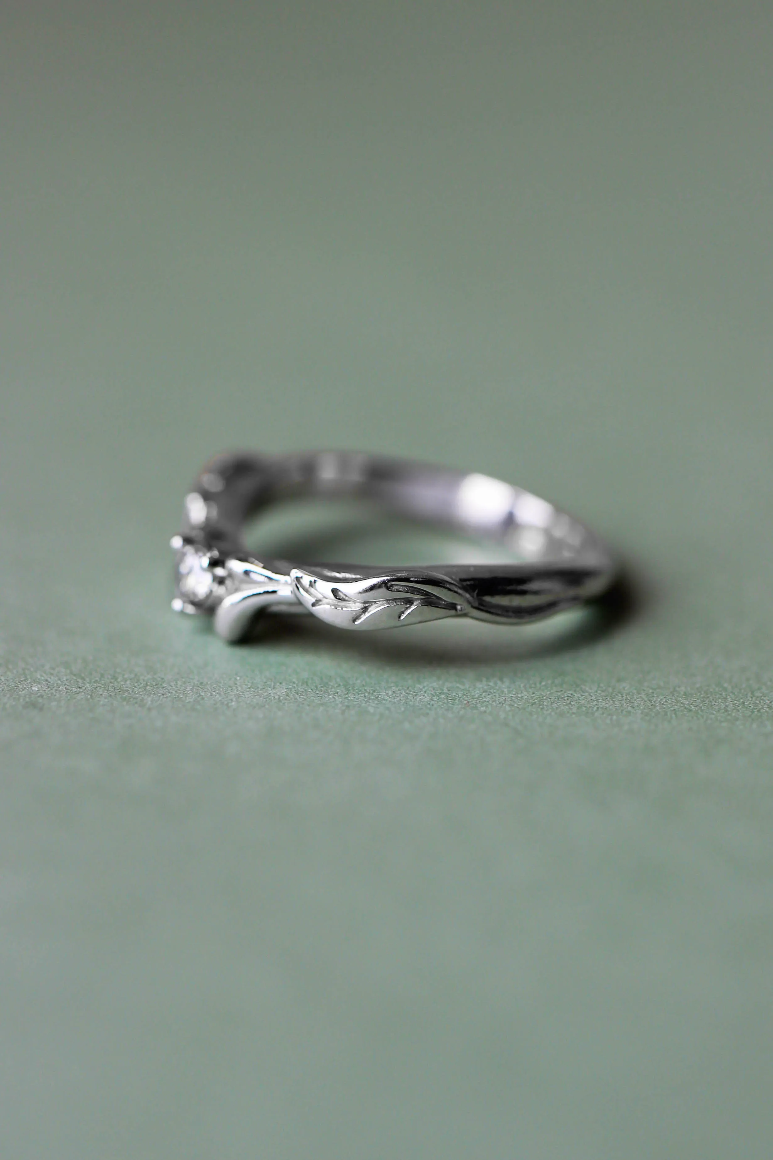 Bridal ring set with alexandrite and diamonds / Wisteria