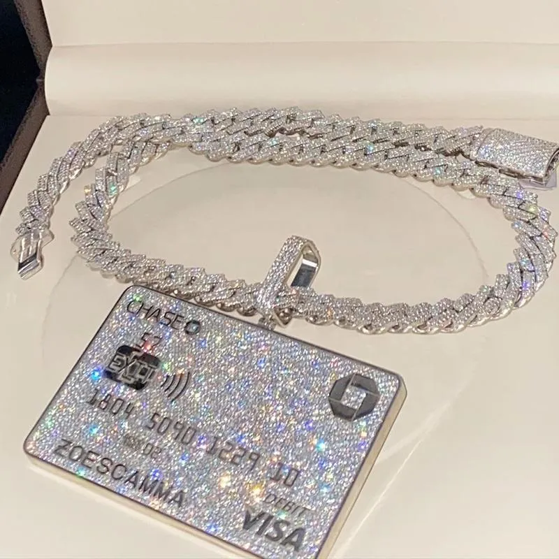 Cuban Chain Necklace with Credit Card Pendant: Durable and Stylish