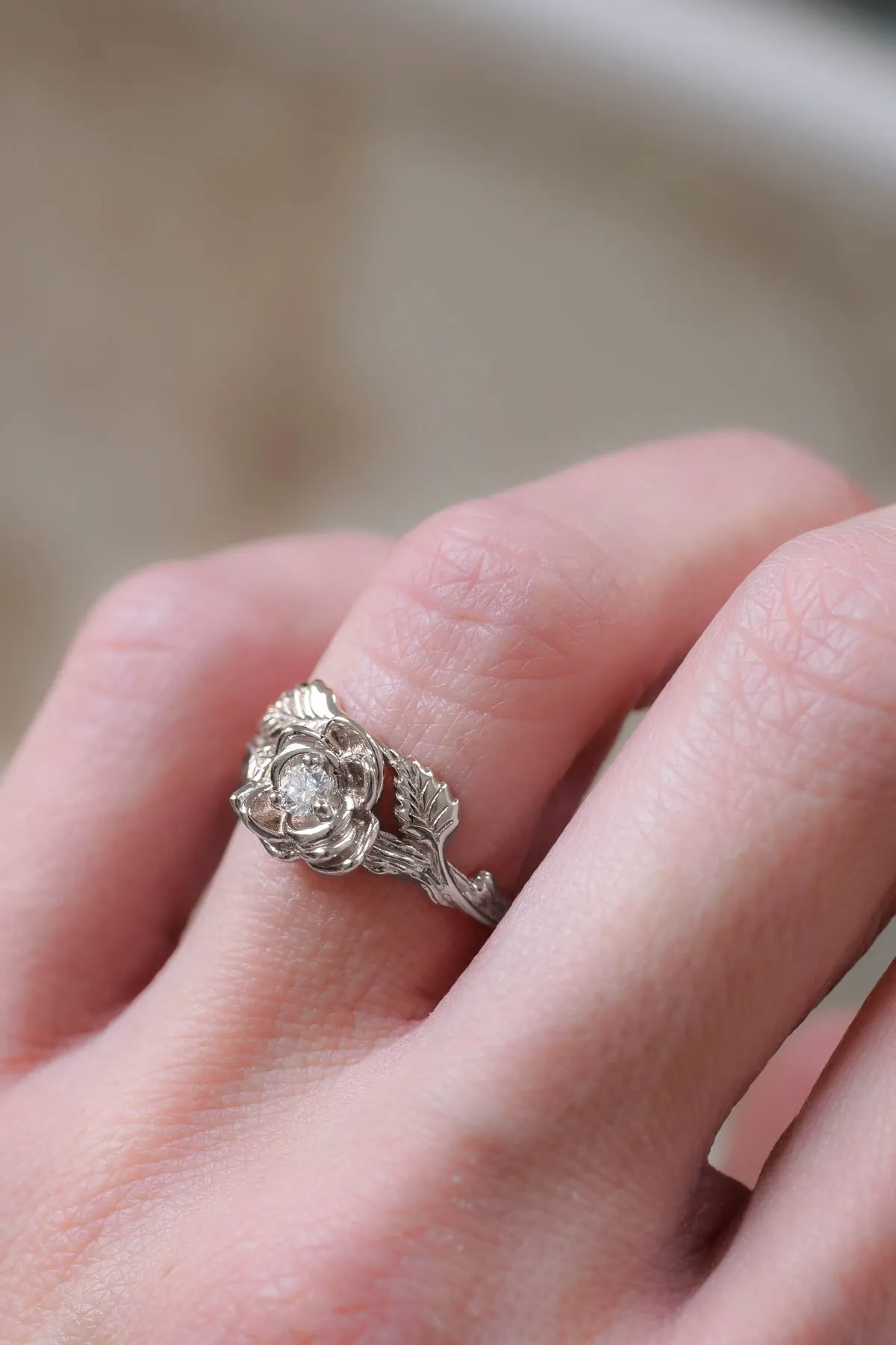 Floral engagement ring in rose gold / Blooming Rose