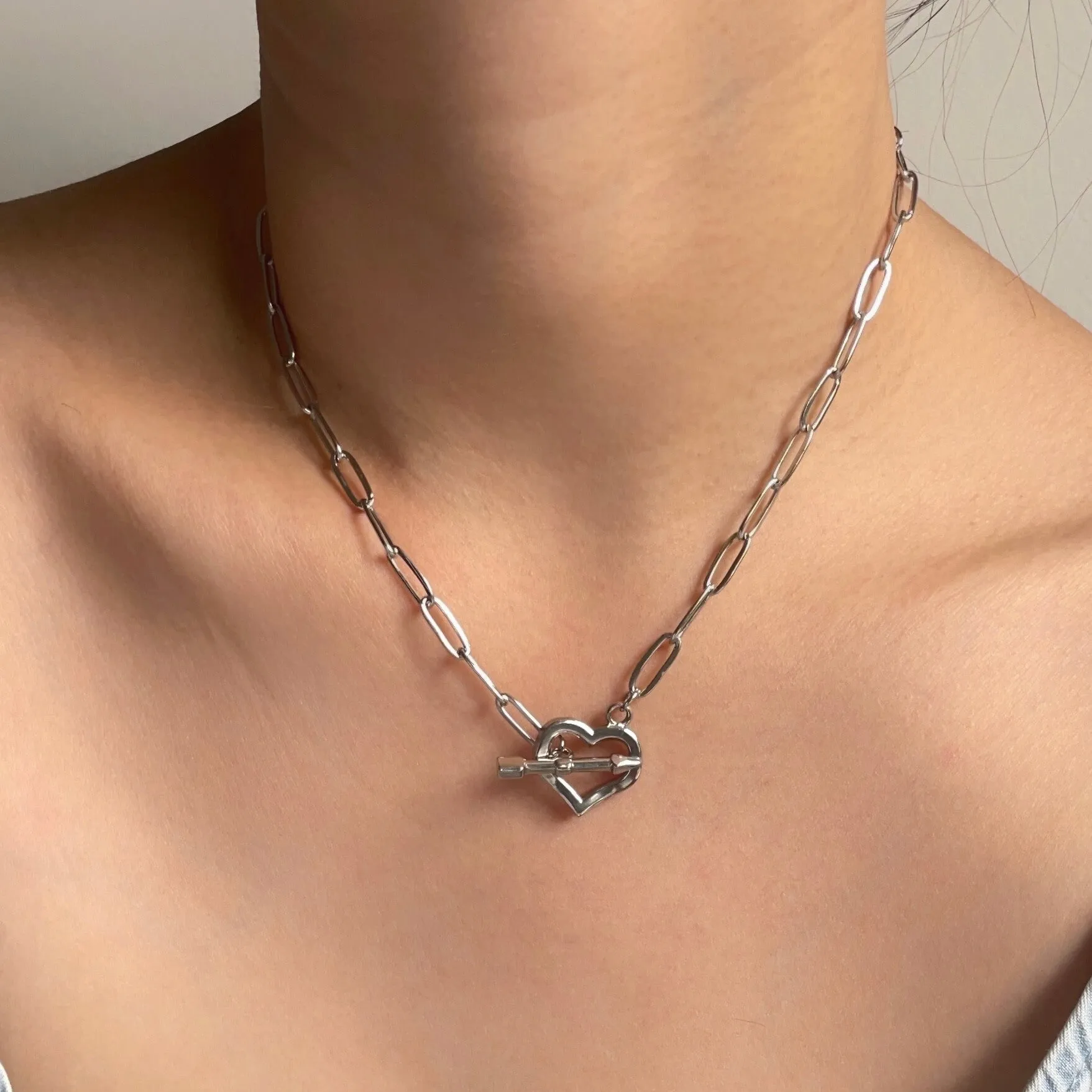 Love Toggle Paperclip Necklace (Silver)