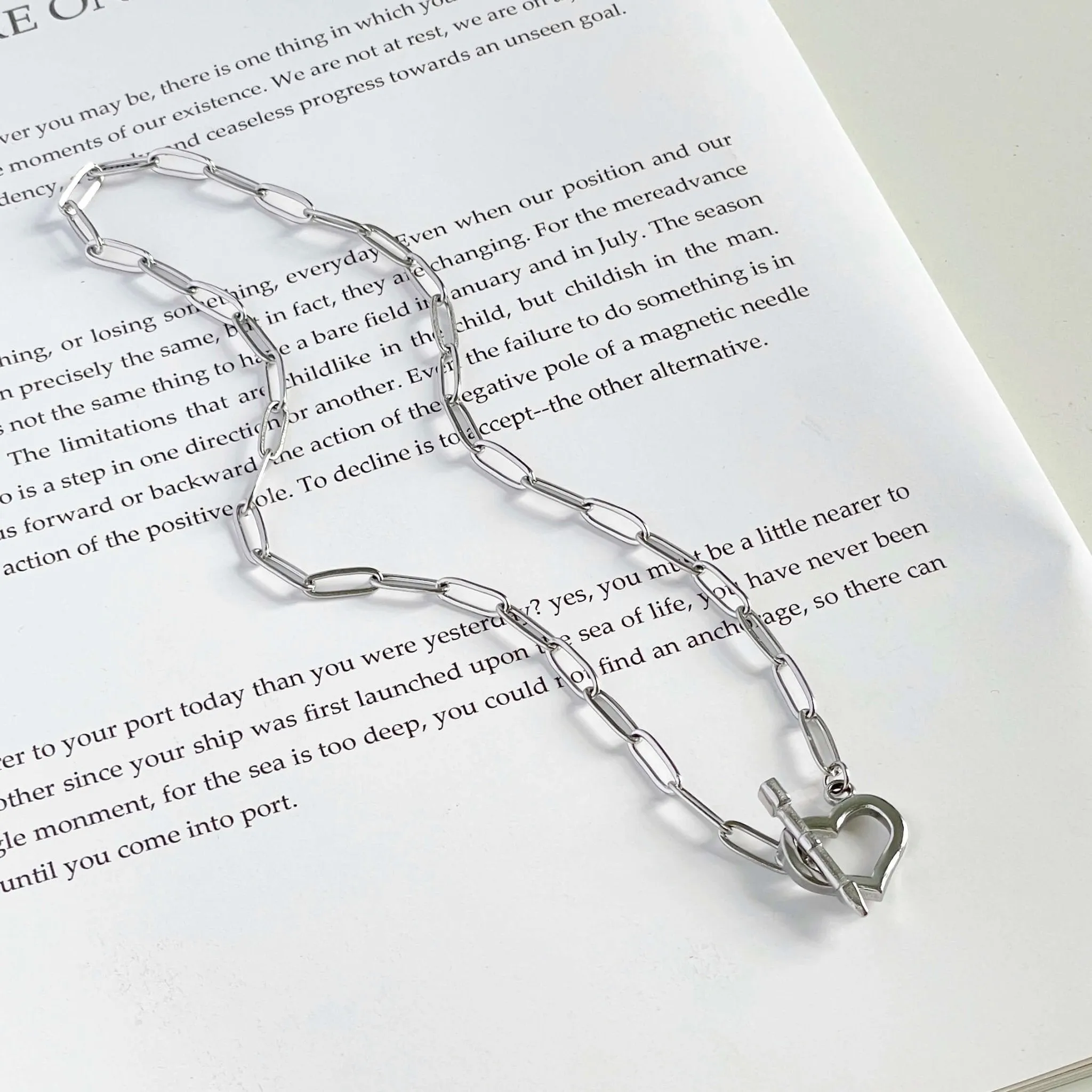 Love Toggle Paperclip Necklace (Silver)