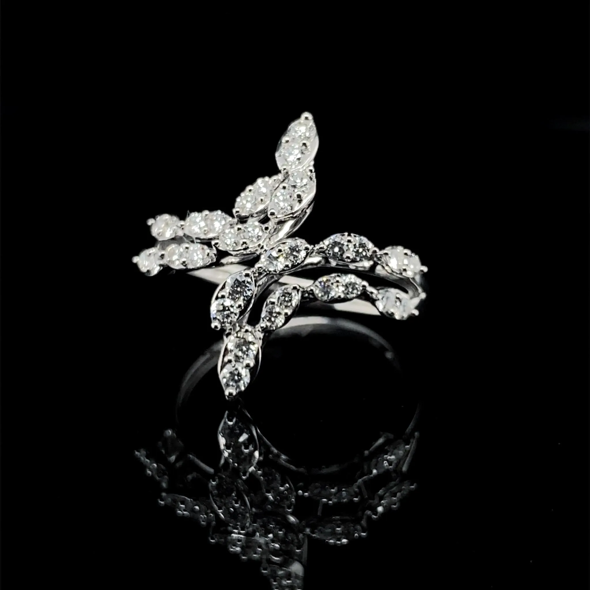 #LVNA2024 | Cluster Marquise Statement Diamond Ring 18kt