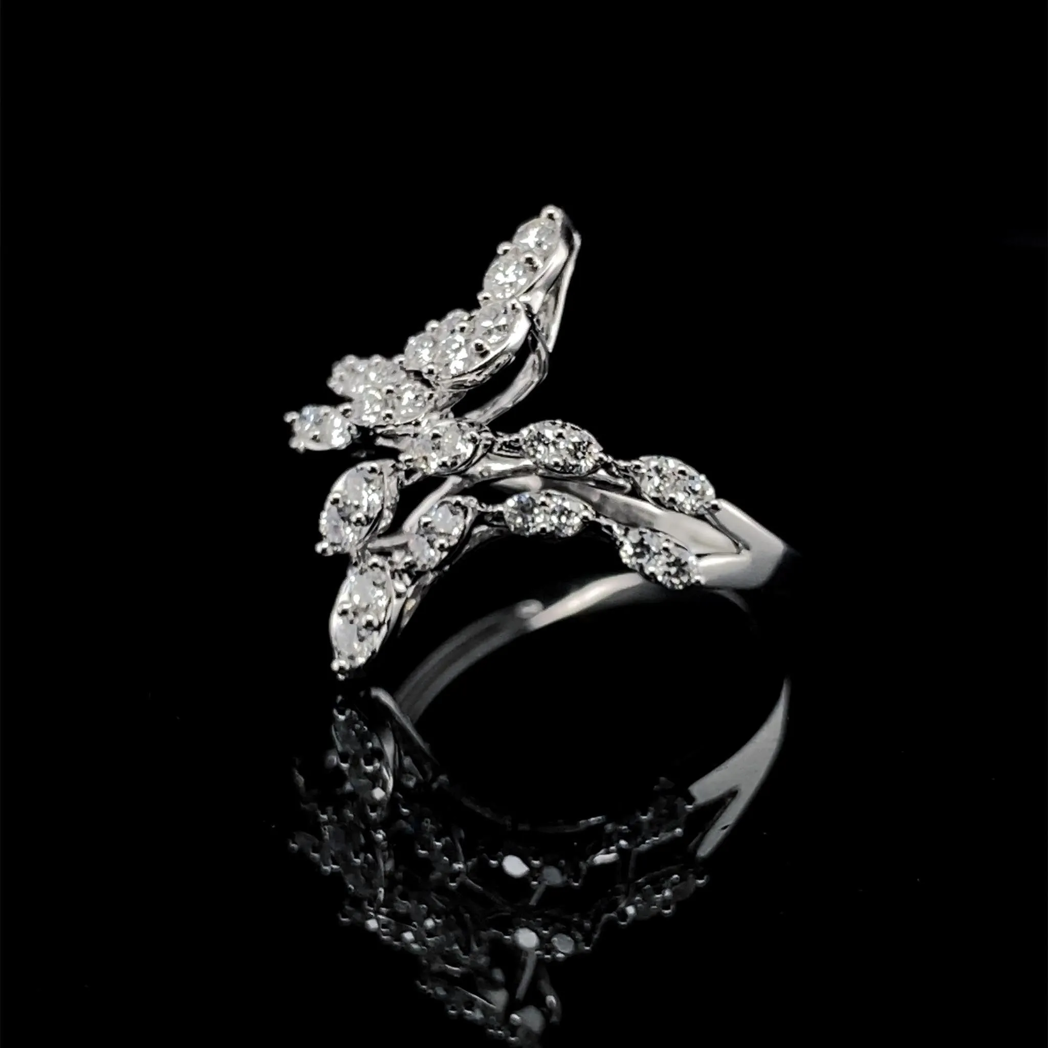 #LVNA2024 | Cluster Marquise Statement Diamond Ring 18kt