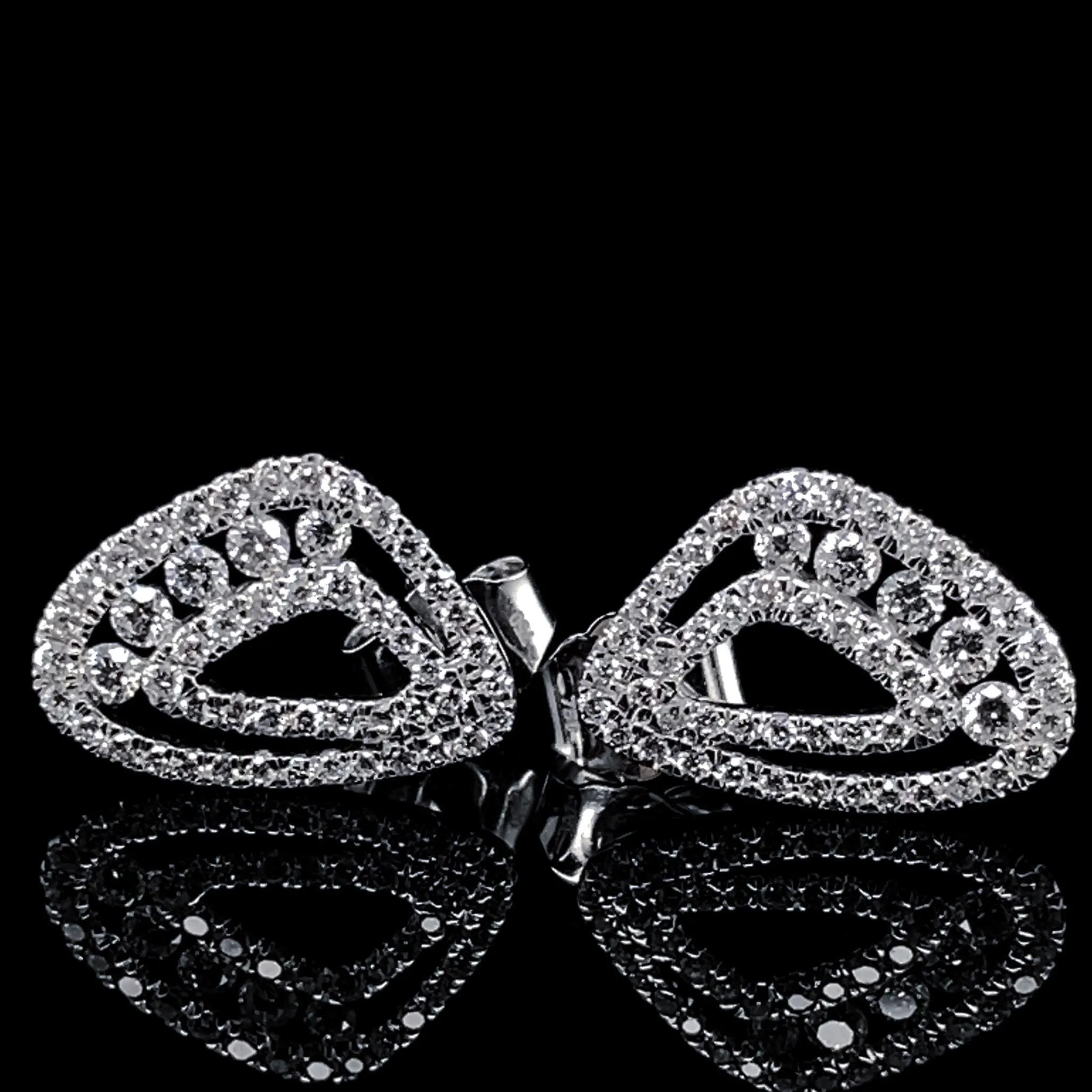 #LVNA2024 | Golden Kaberi Cluster Diamond Earrings 18kt