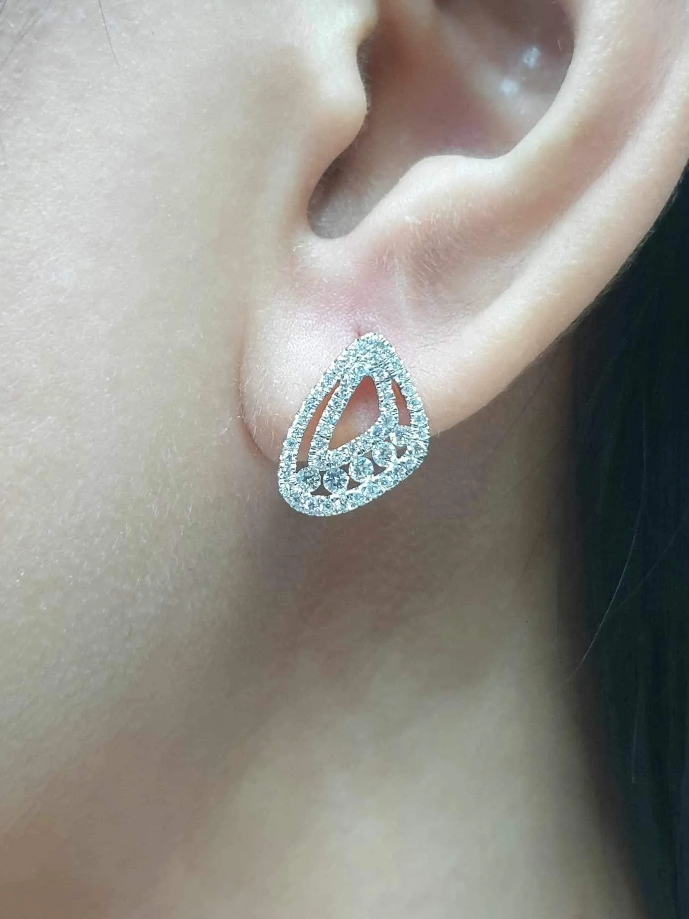 #LVNA2024 | Golden Kaberi Cluster Diamond Earrings 18kt