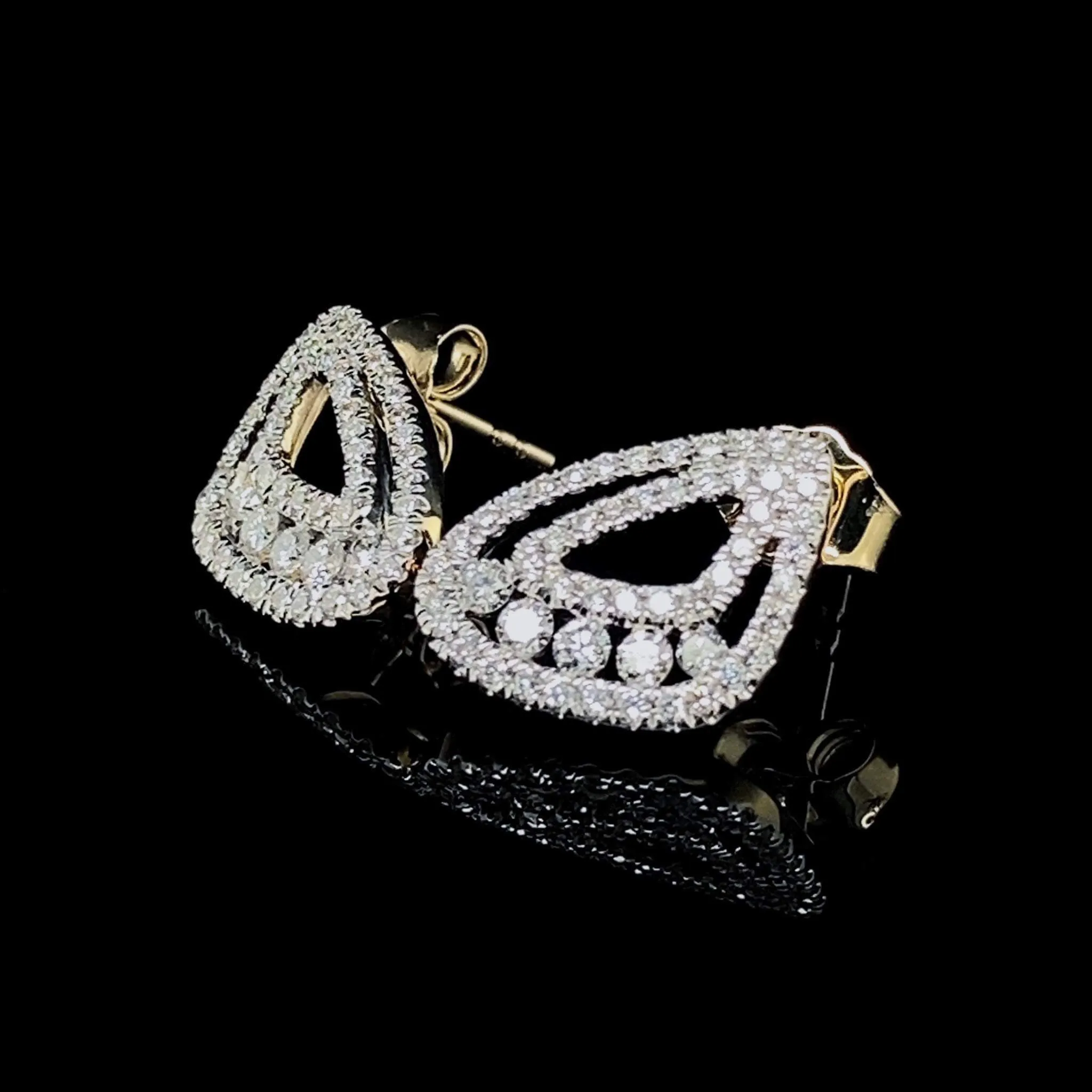 #LVNA2024 | Golden Kaberi Cluster Diamond Earrings 18kt
