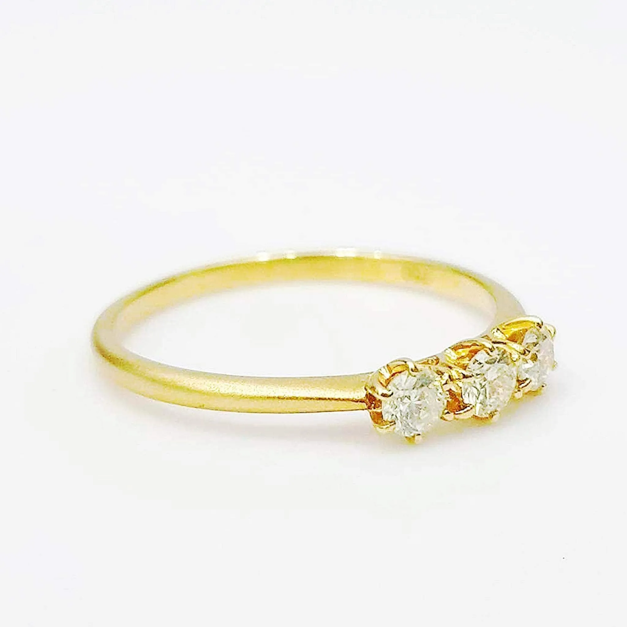 #LVNA2024 | Golden Triple Round Promise Diamond Ring 18kt