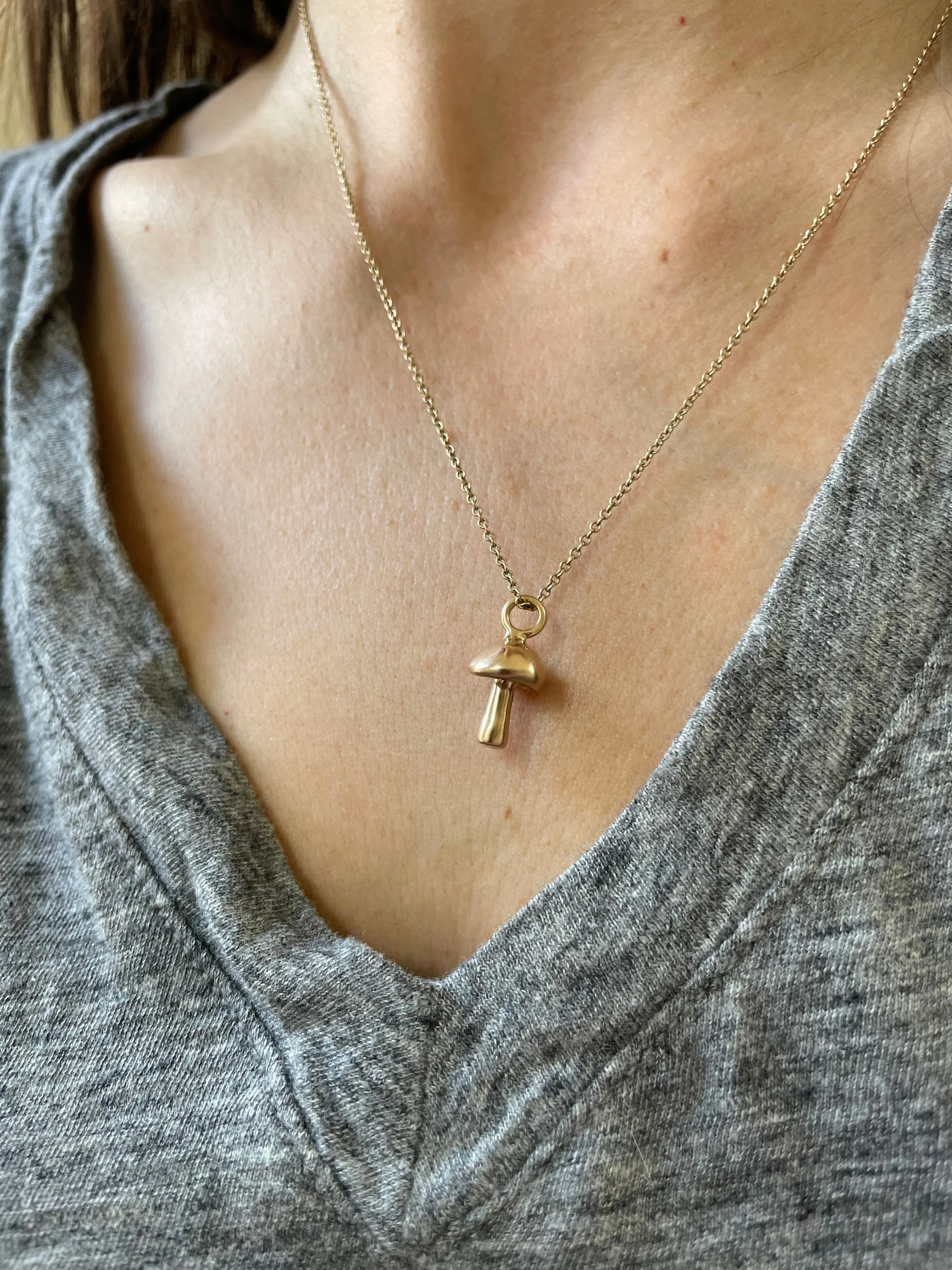 MUSHROOM PENDANT