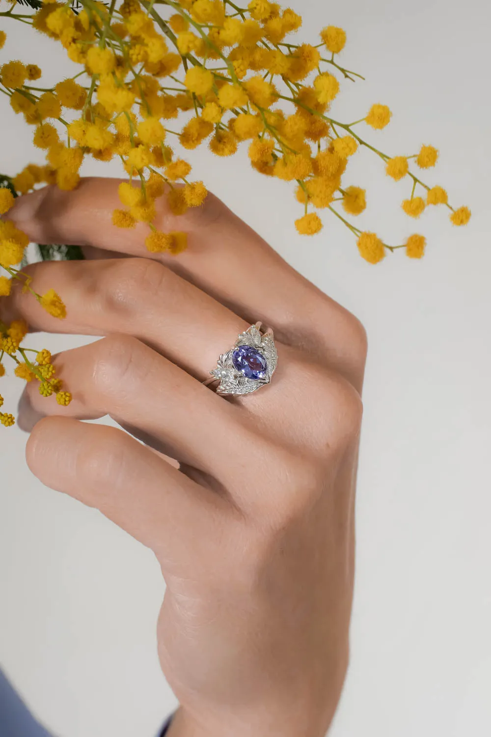 Oval tanzanite white gold ring set / Adonis