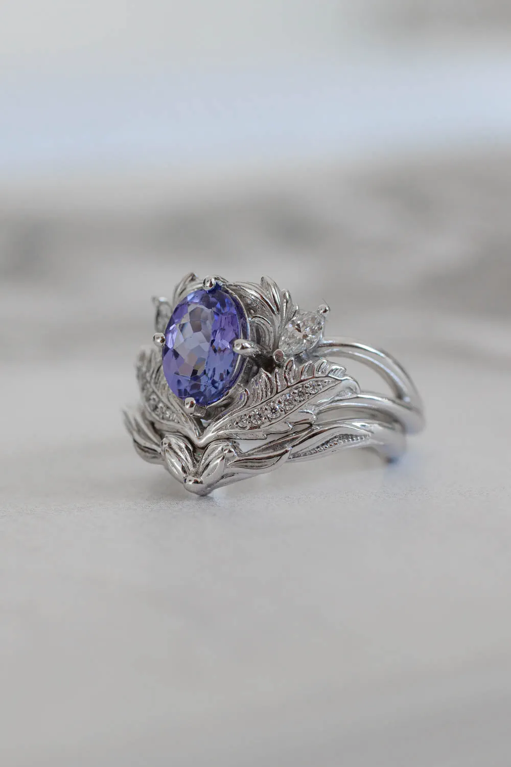 Oval tanzanite white gold ring set / Adonis
